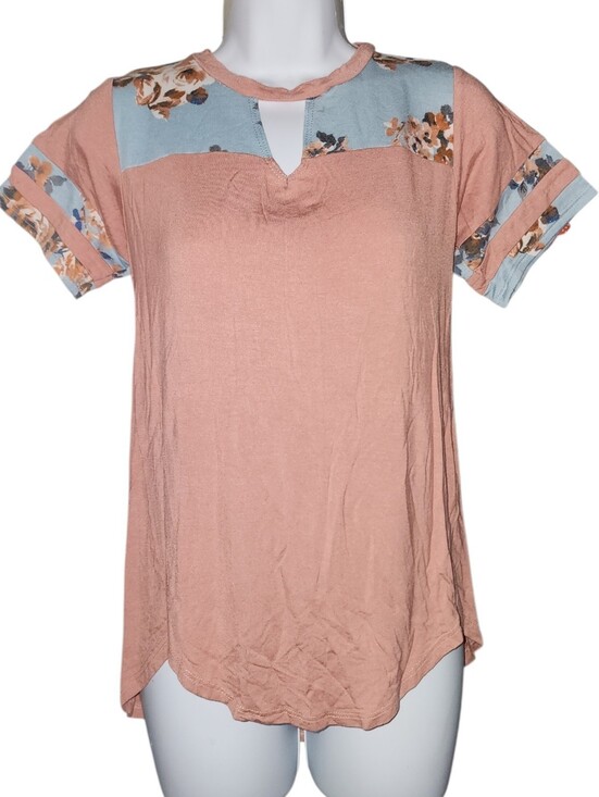 Moa Moa Tops - 🏵Woman Size XS Moa Moa Top🏵